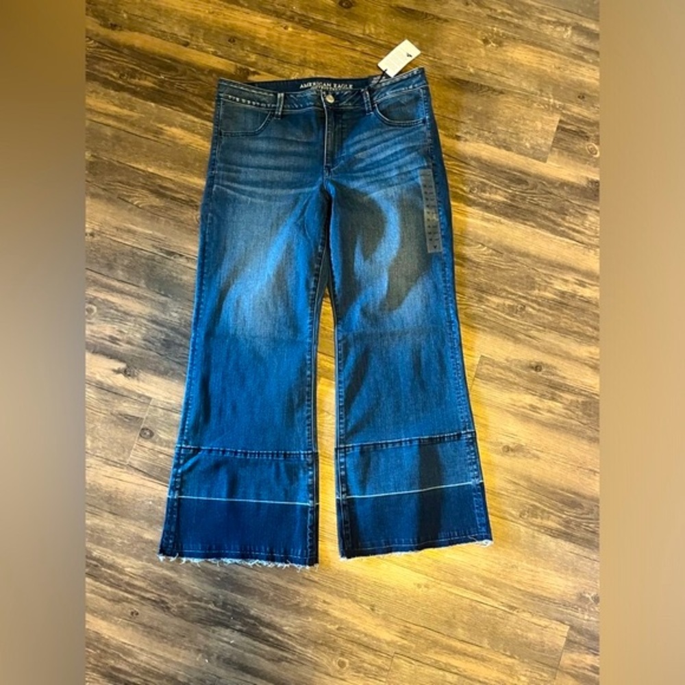 BNWT American Eagle Women’s 16 SHORT “A-Line” Style Jeans